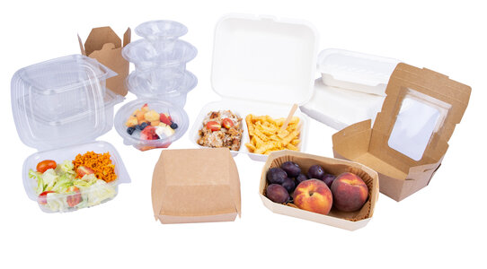 Verschiedene Snackverpackungen, wie Menüboxen, Schalen, Teller und Sandwichverpackungen