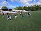 Kinder beim Fussballspielen